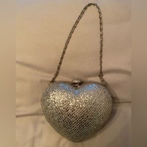 Shiny silver mini heart purse